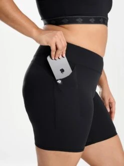 Women's Speed Leggy 7" (Black) -FastStride Gear 5.30curviermodel0490 5000x 8226fe29 828a 4eed ae97 77efbb098a37