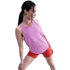 Nike Women's AeroSwift DRI-FIT ADV Running Singlet (532 - Rush Fuchsia/Aster Pink/Green Shock)