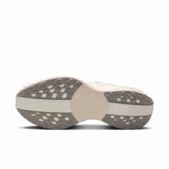 Nike Women’s Pegasus Plus (100 - Lt Orewood Brn/Coconut Milk-Sail) -FastStride Gear AURORA FQ7261 100 PHSUH000 2000