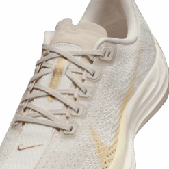 Nike Women’s Pegasus Plus (100 - Lt Orewood Brn/Coconut Milk-Sail) -FastStride Gear AURORA FQ7261 100 PHSYD001 2000