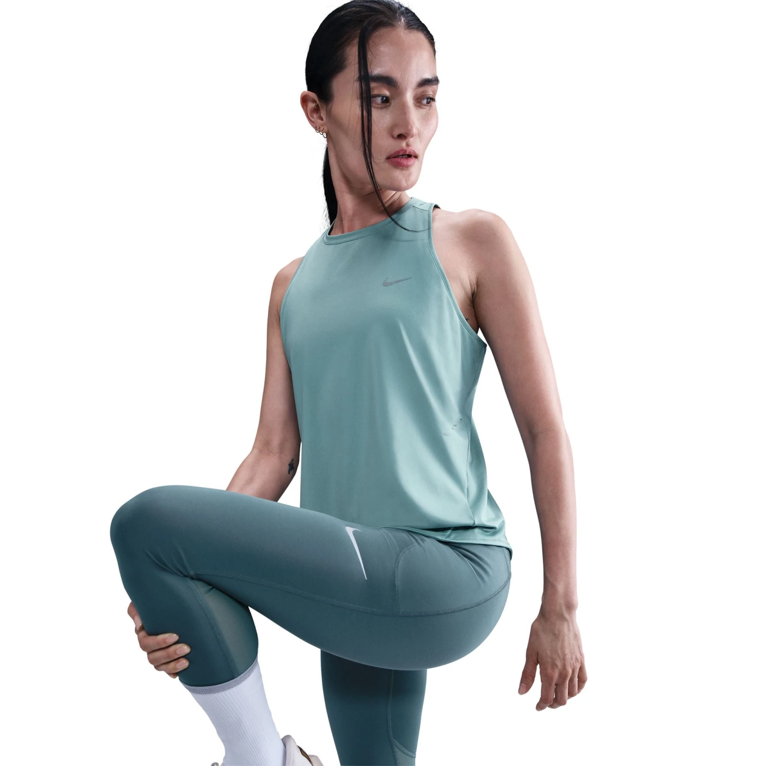 Nike Women's Swift Dri-FIT Running Tank Top (017 - Cannon/Reflective Silver) 4 Nike Women's Swift Dri-FIT Running Tank Top (017 - Cannon/Reflective Silver) - Image 2