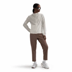 Nike Women's Swift Women's Repel Packable Running Jacket (133 - Sail/Reflective Silver) -FastStride Gear AURORA HQ0650 133 PHSFM001 2000