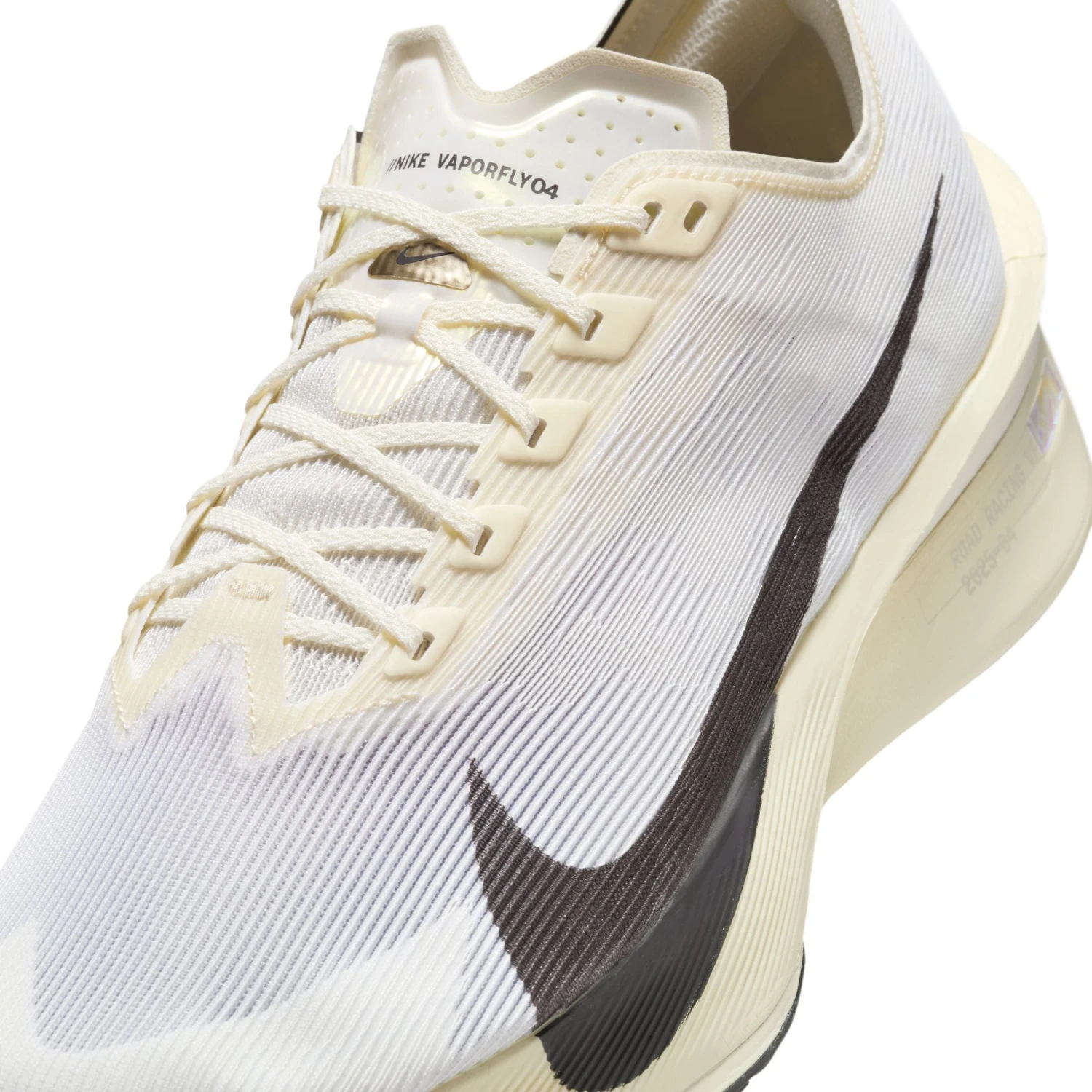 Nike Men’s Vaporfly 4 "Jakob Ingebrigtsen" (100 - Sail/Medium Ash-Metallic Gold Grain-Phantom) 6 Nike Men’s Vaporfly 4 "Jakob Ingebrigtsen" (100 - Sail/Medium Ash-Metallic Gold Grain-Phantom) - Image 4