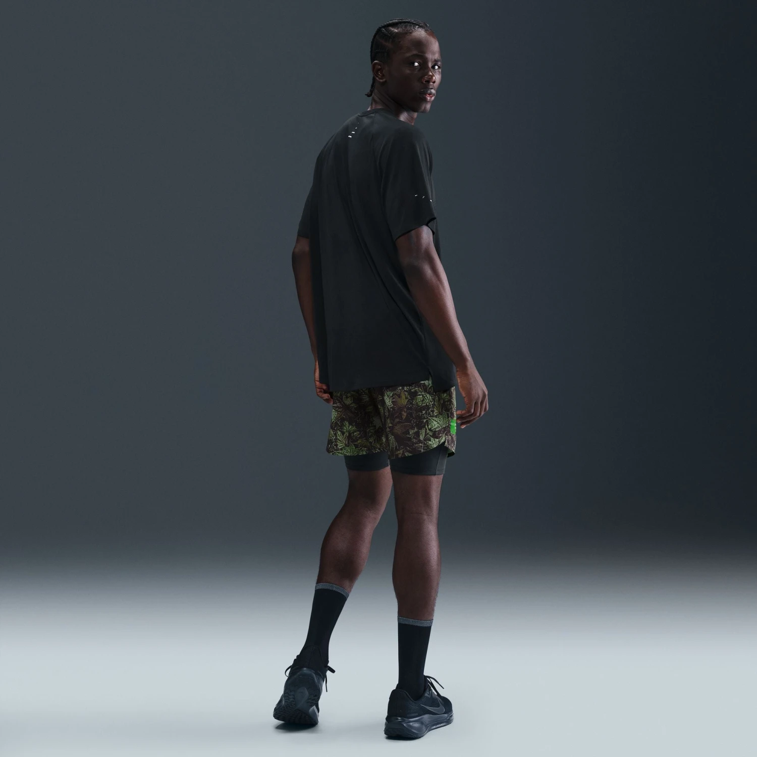 Nike Men's Dri-FIT 7" Brief-Lined Printed Running Shorts (012 - Black/White/Forest Green/Reflective Silver) 12 Nike Men's Dri-FIT 7" Brief-Lined Printed Running Shorts (012 - Black/White/Forest Green/Reflective Silver) - Image 10