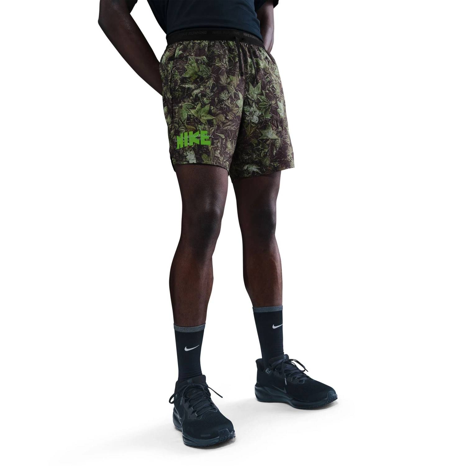 Nike Men's Dri-FIT 7" Brief-Lined Printed Running Shorts (012 - Black/White/Forest Green/Reflective Silver) 3 Nike Men's Dri-FIT 7" Brief-Lined Printed Running Shorts (012 - Black/White/Forest Green/Reflective Silver)