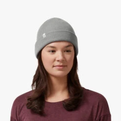 On Unisex Merino Beanie (Lunar) -FastStride Gear C147639C E3B5 4733 B464 779CB24A8D9D